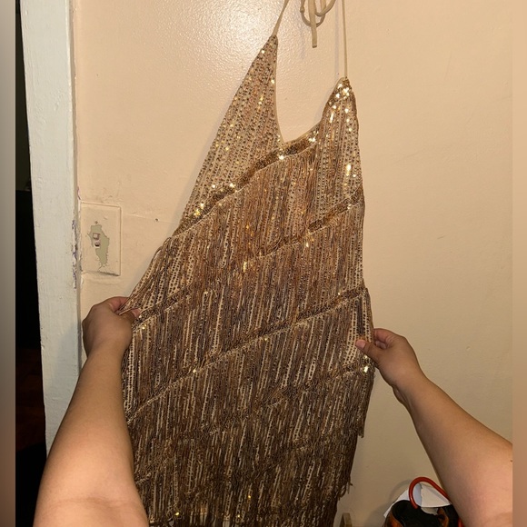 Gold dress - Picture 4 of 5